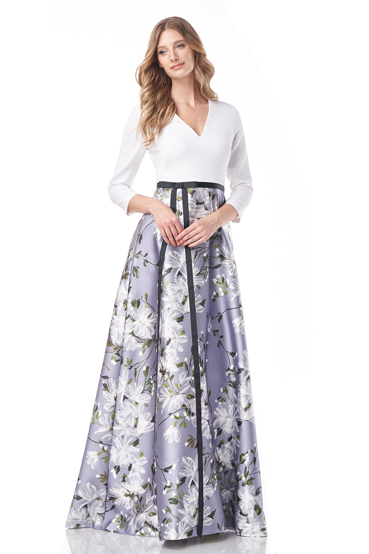 V NECK 3/4 SLEEVE GOWN