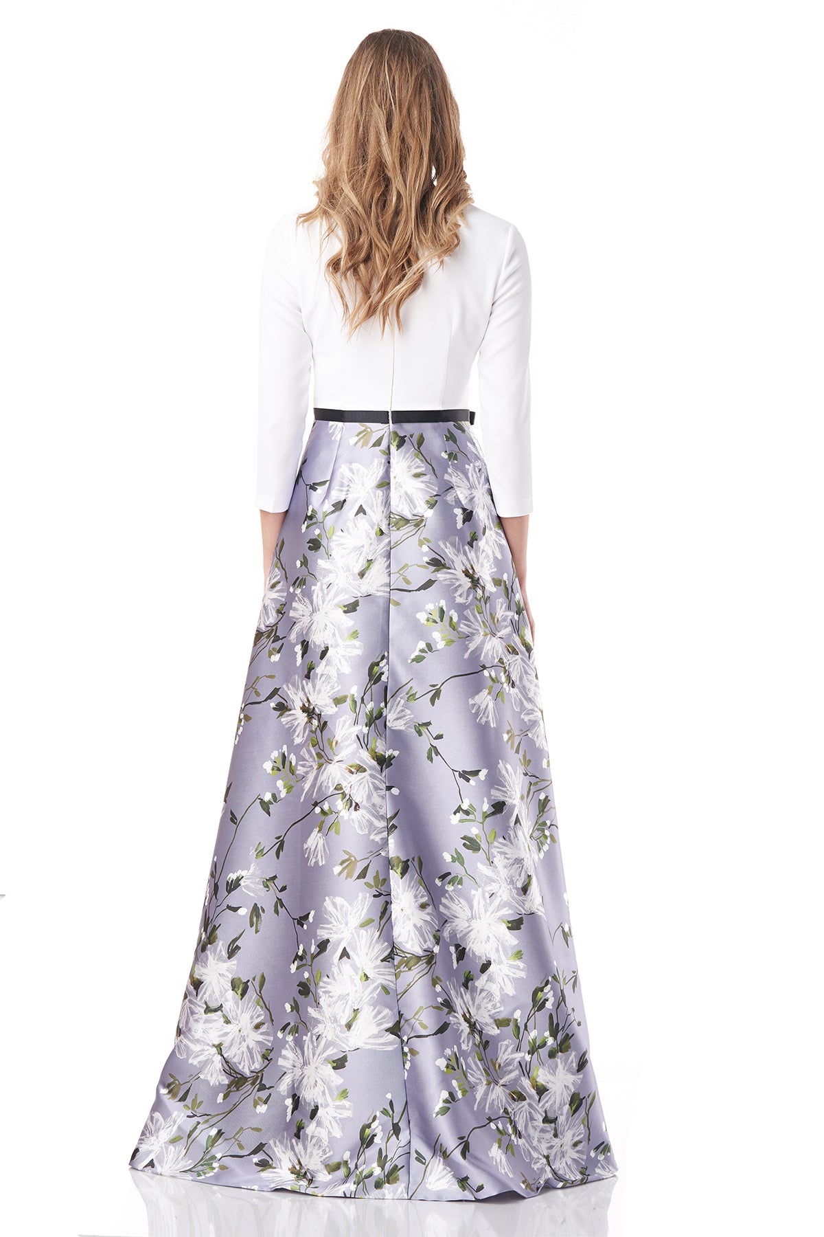 V NECK 3/4 SLEEVE GOWN