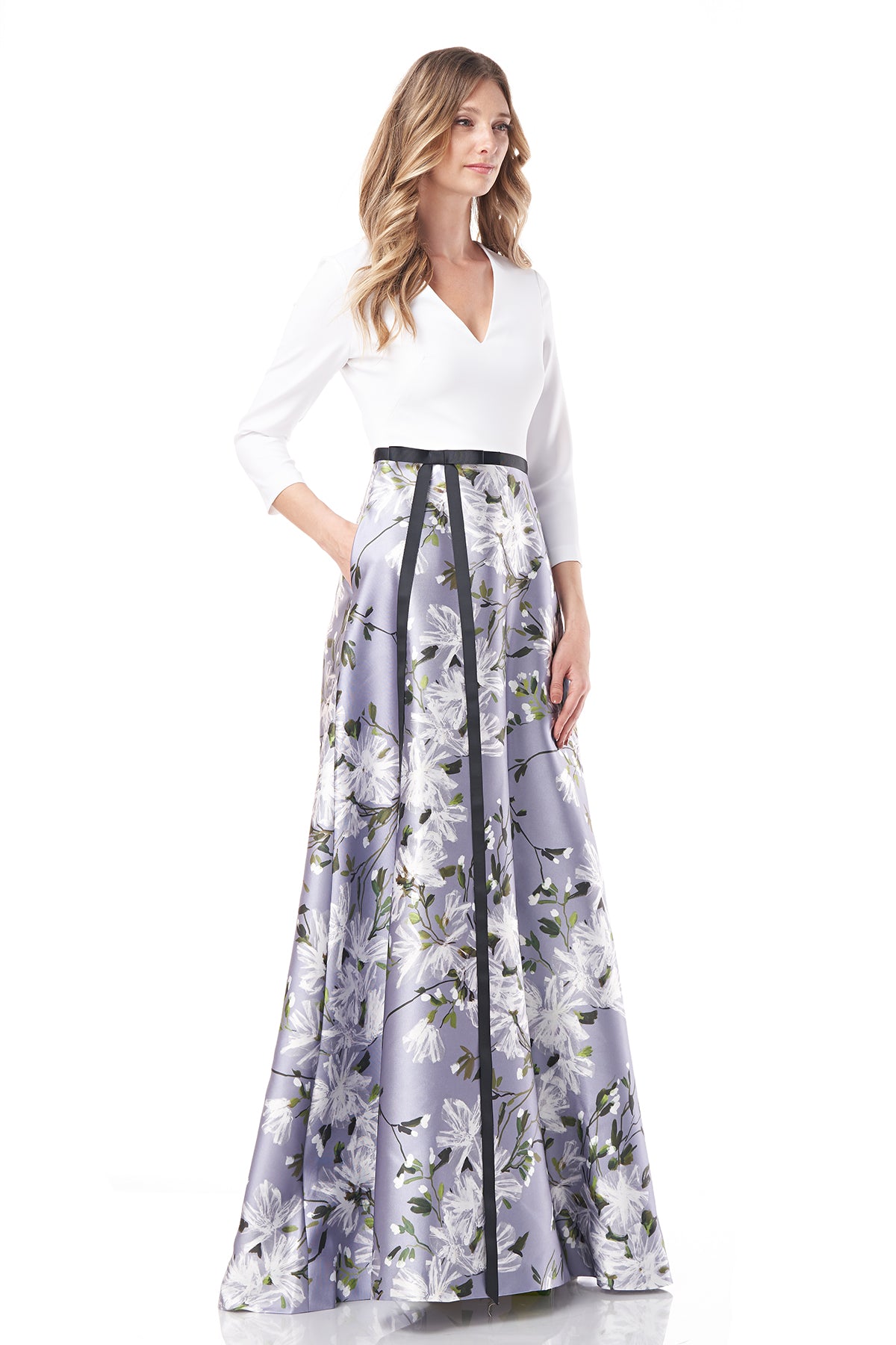 V NECK 3/4 SLEEVE GOWN