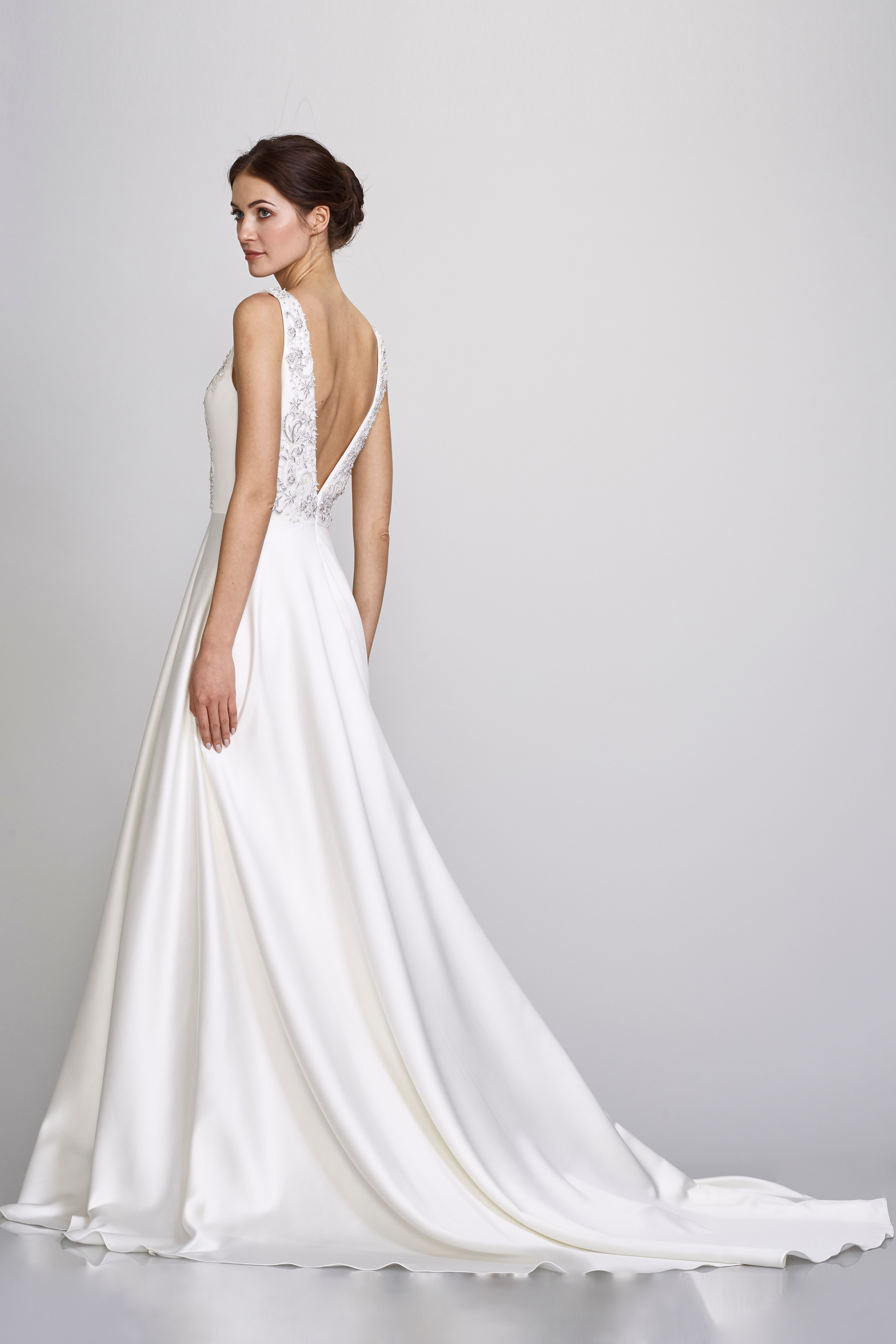 alexandra red wedding dress Could a red wedding dress be the dramatic statement Alexandra's been looking for for her big day?